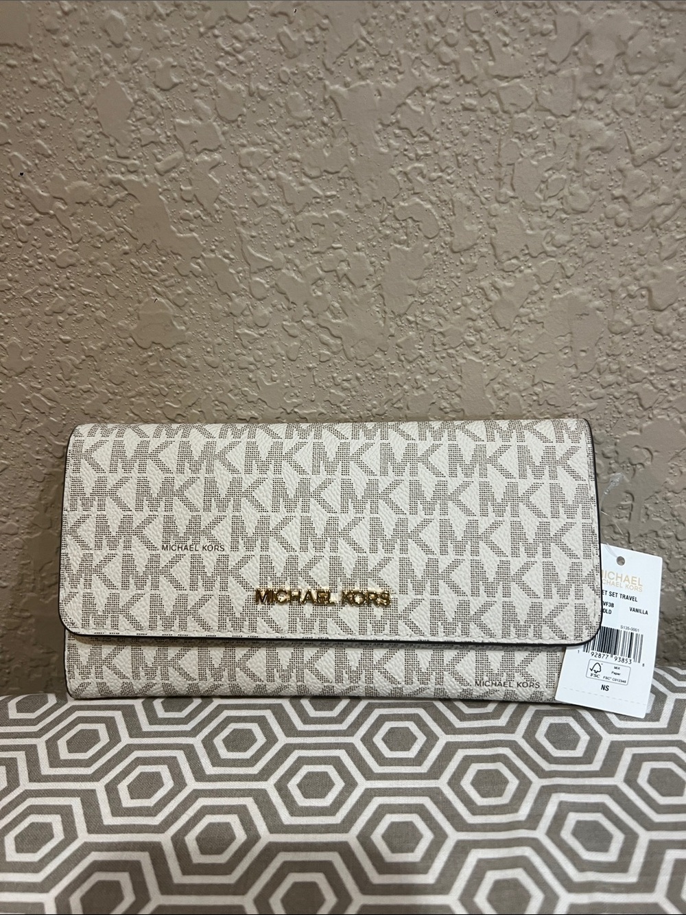 Michael Kors Vanilla MK Logo large trifold with Gold Hardware